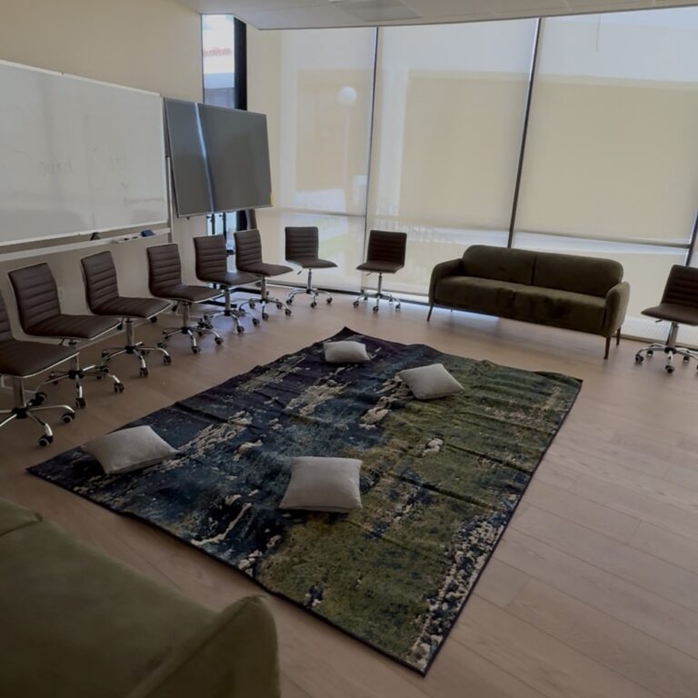 new u lounge